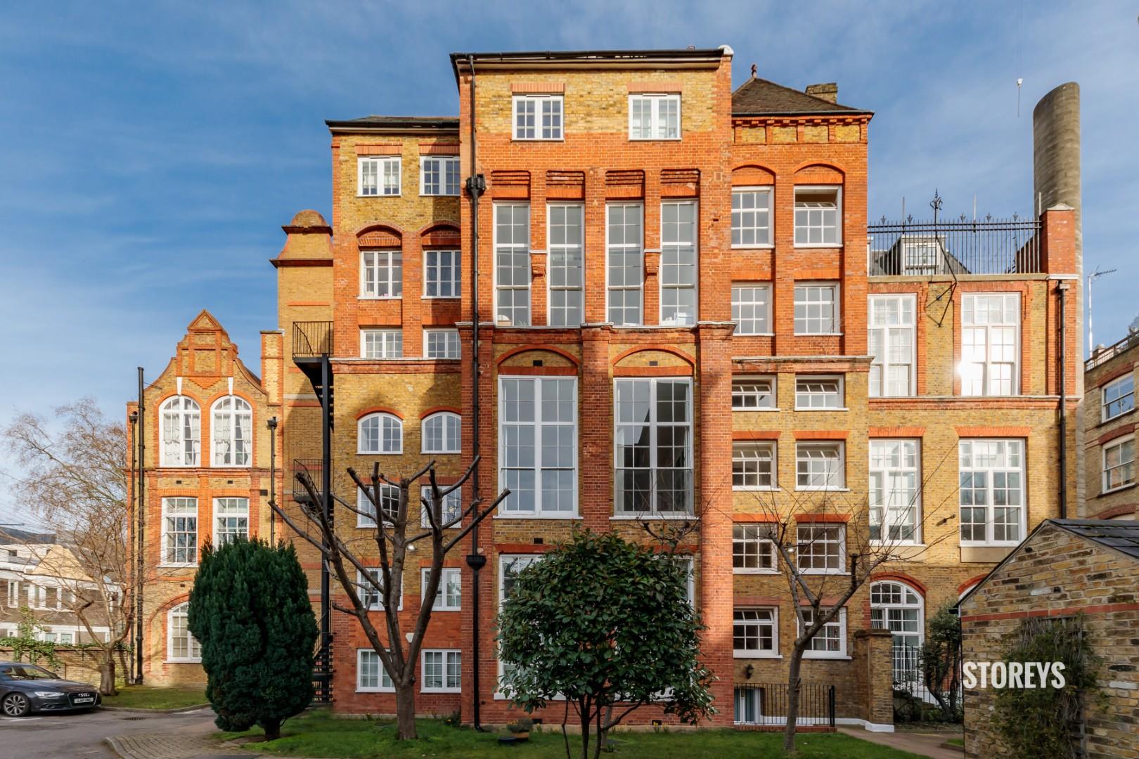 Flat Chequer Street in Greater London