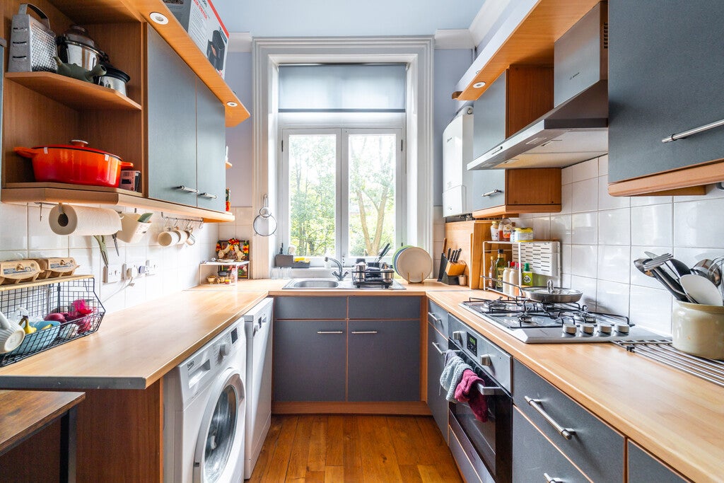 Flat Frognal Lane in Greater London