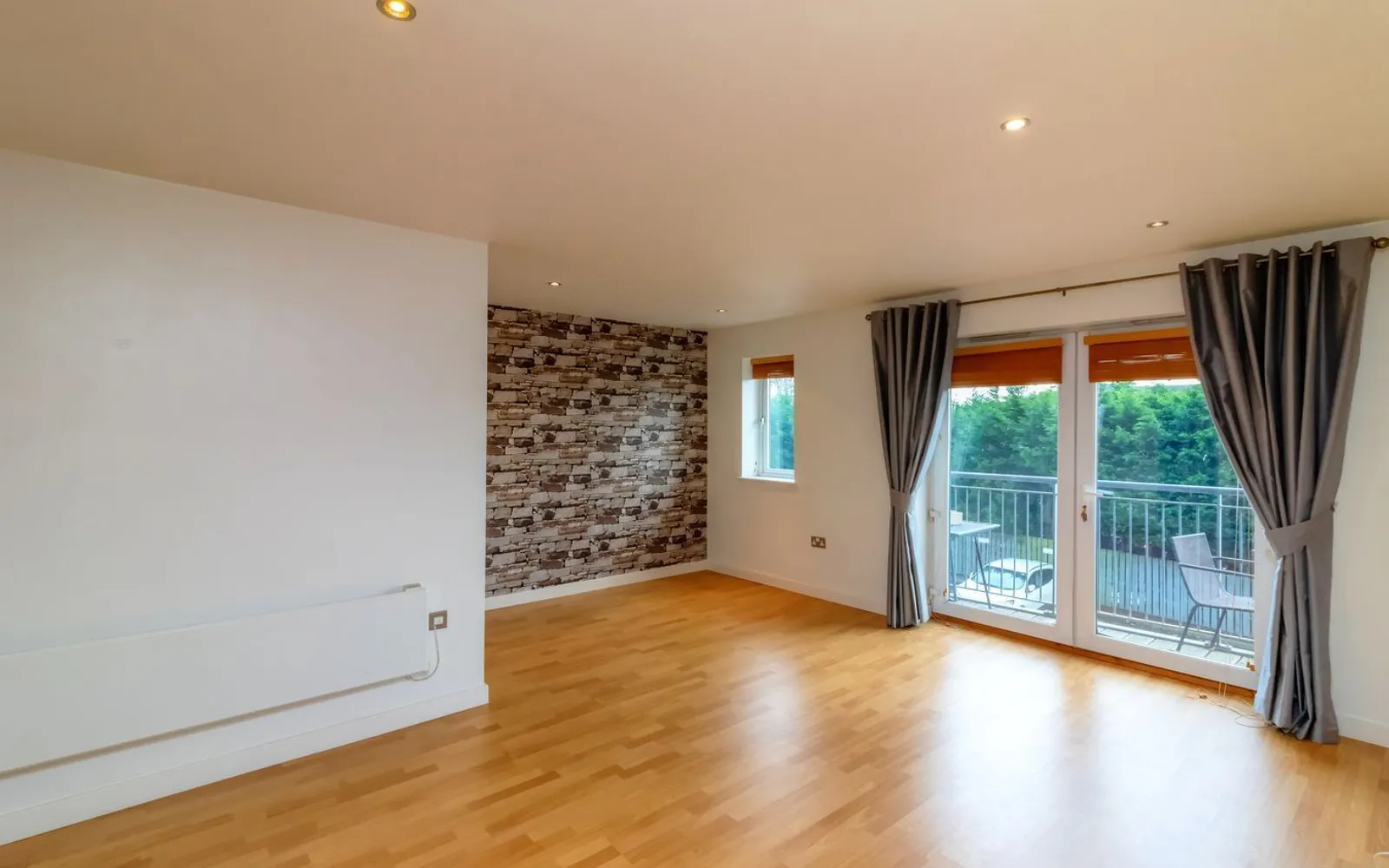 Flat Gatehouse Court in Barnsley