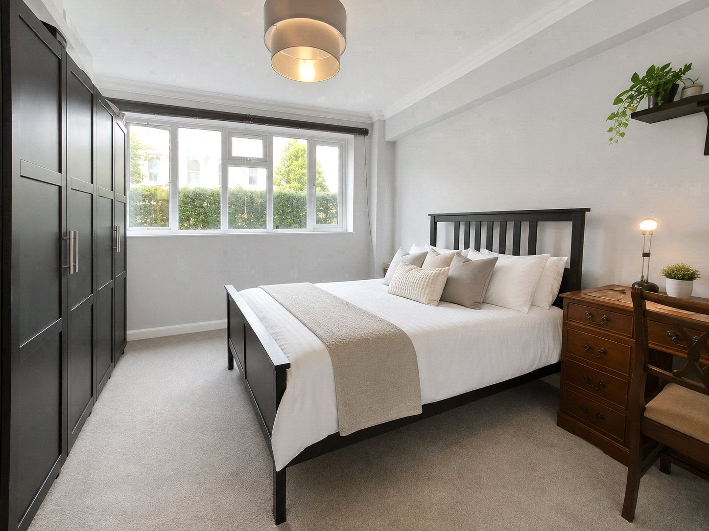 Flat Acre Lane in Greater London