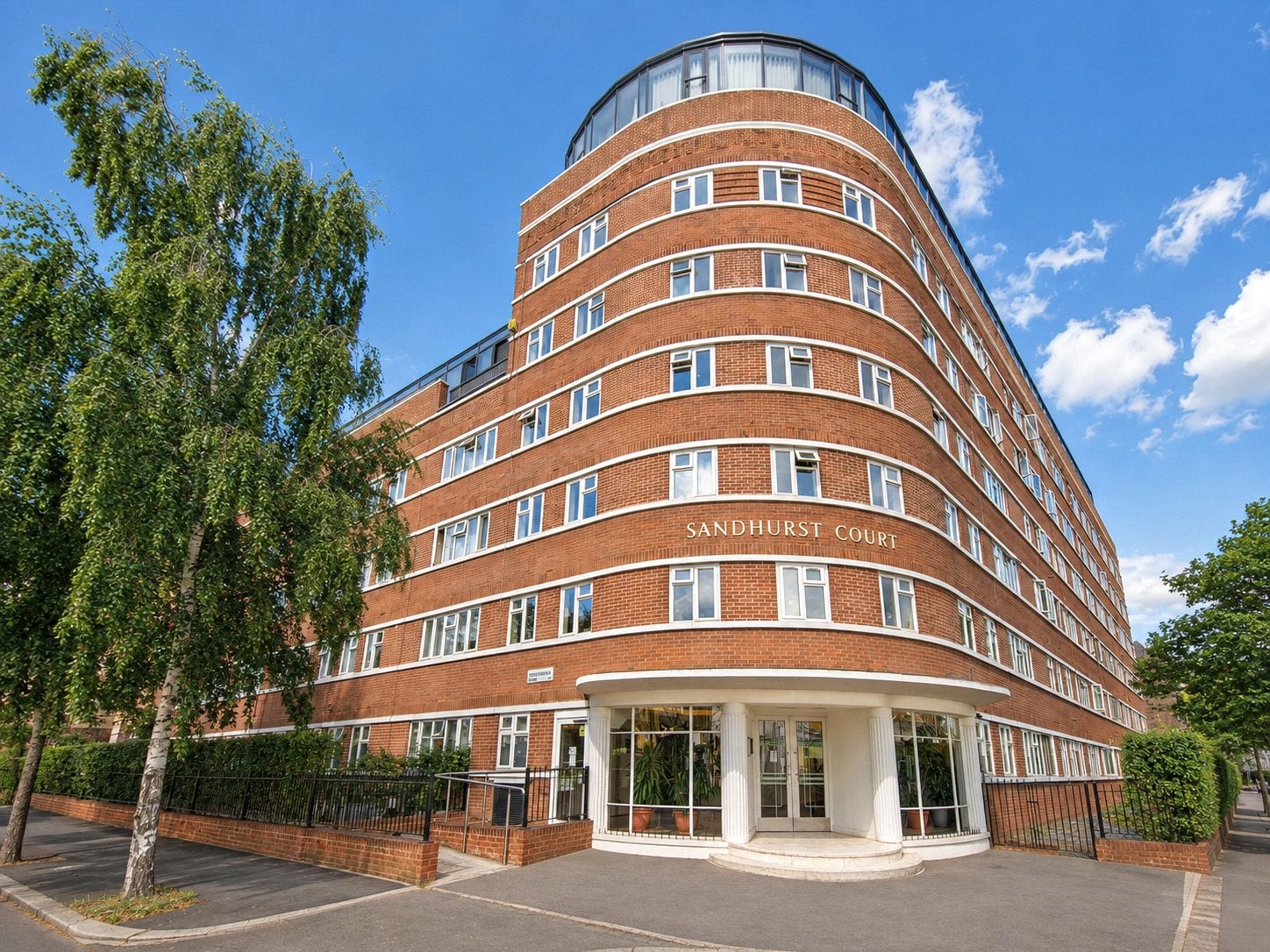 Flat Acre Lane in Greater London