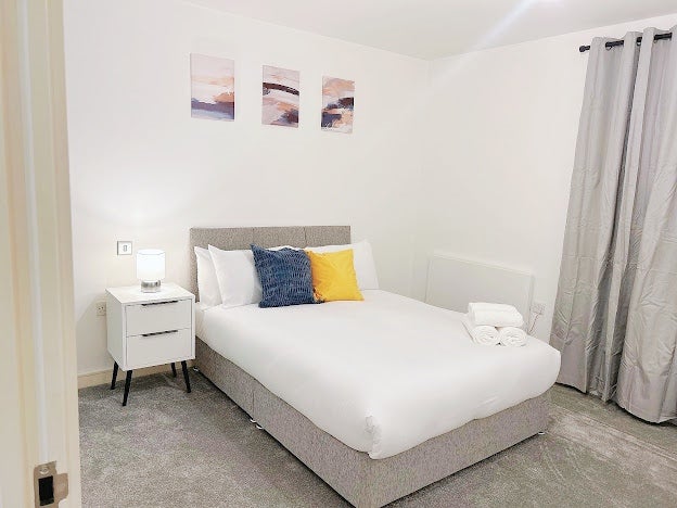 Flat Maltby Street in Greater London
