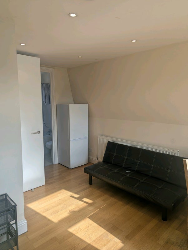 Flat Weedington Road in Greater London