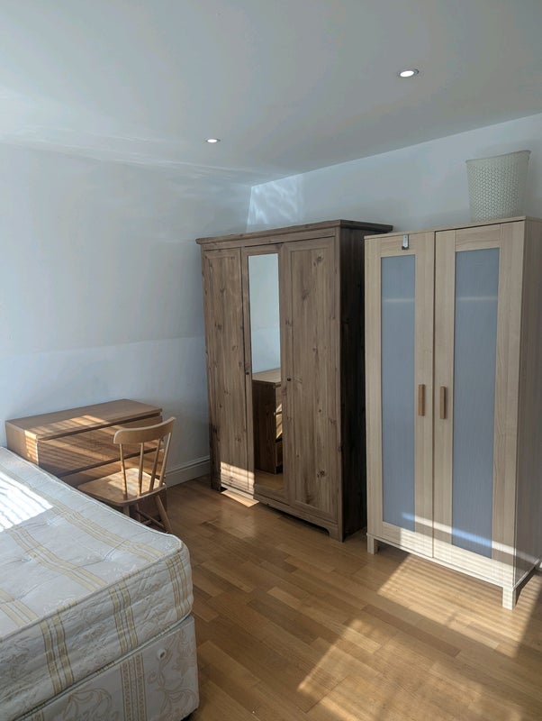 Flat Weedington Road in Greater London