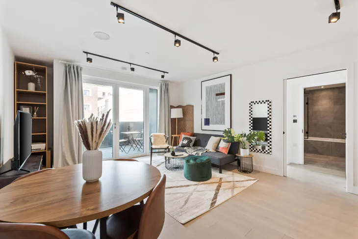 Flat Tannery Square in Greater London