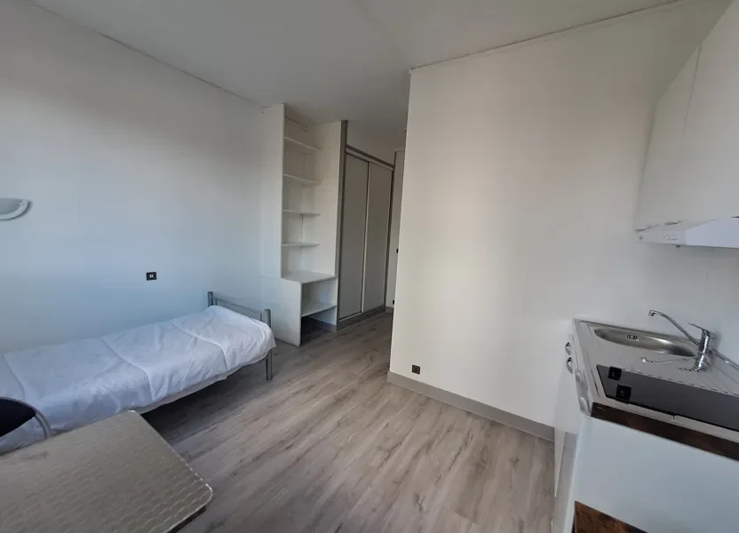 Room Rue Clément Marot in Limoges