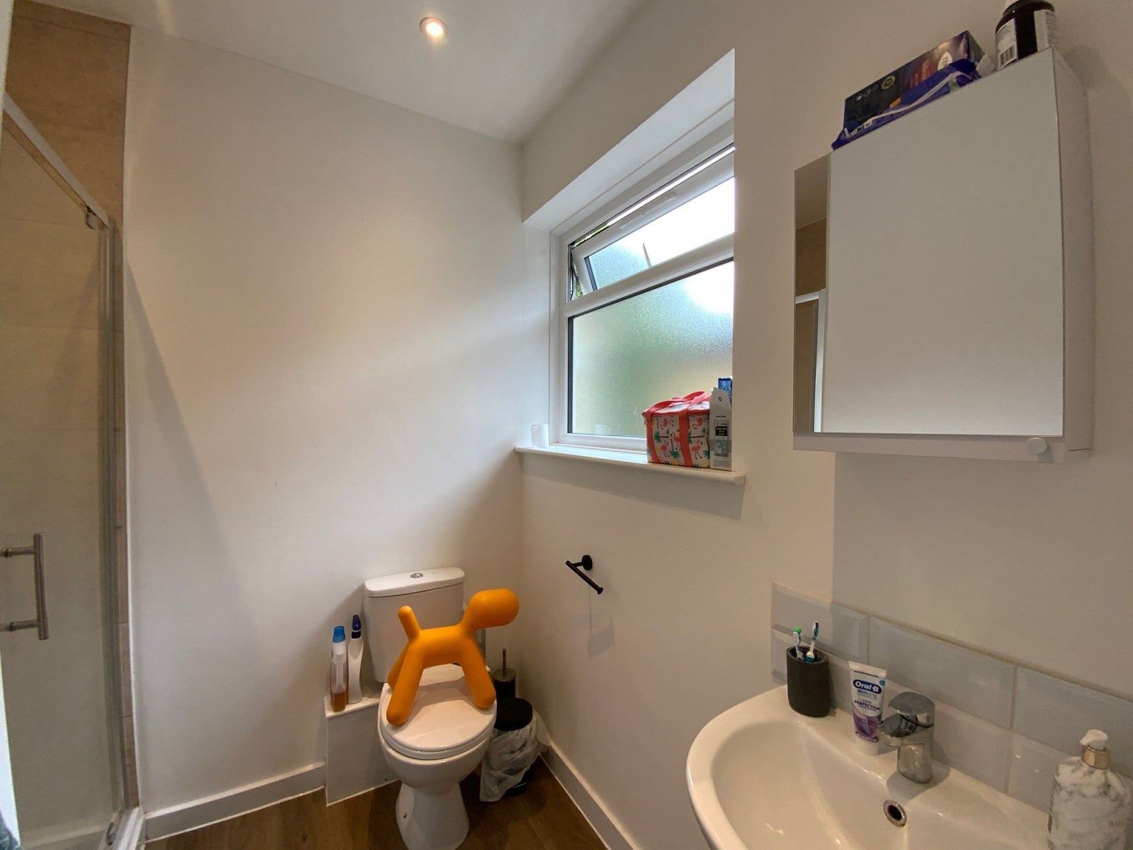 Room Hughenden Road in High Wycombe