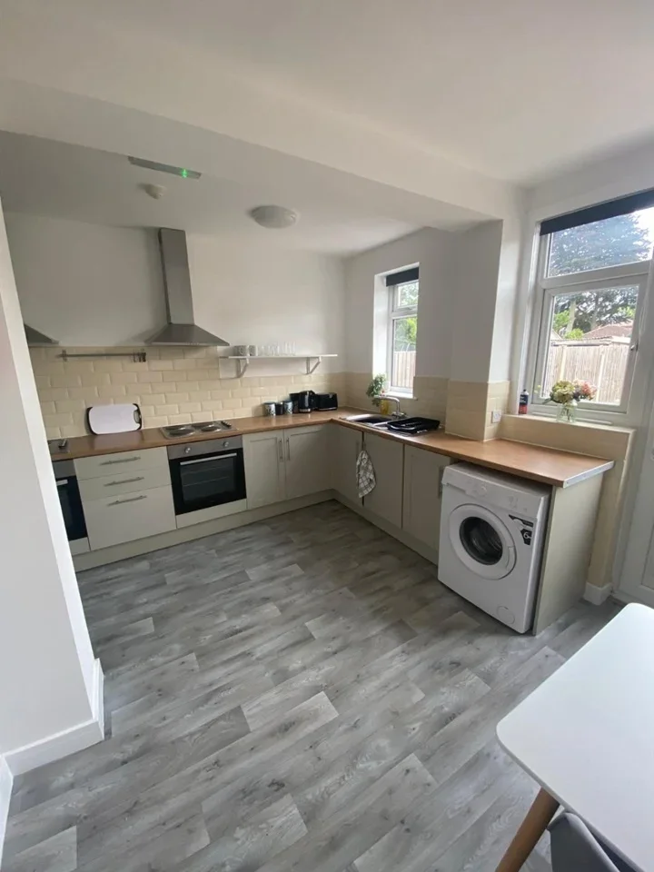 Room Midland Road in Leeds