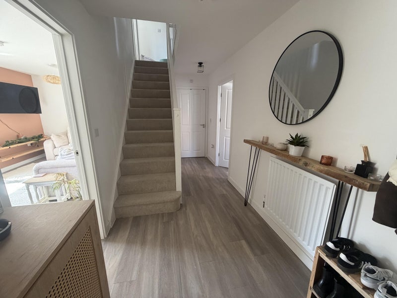 Room Sweetapple Road in Harry Stoke
