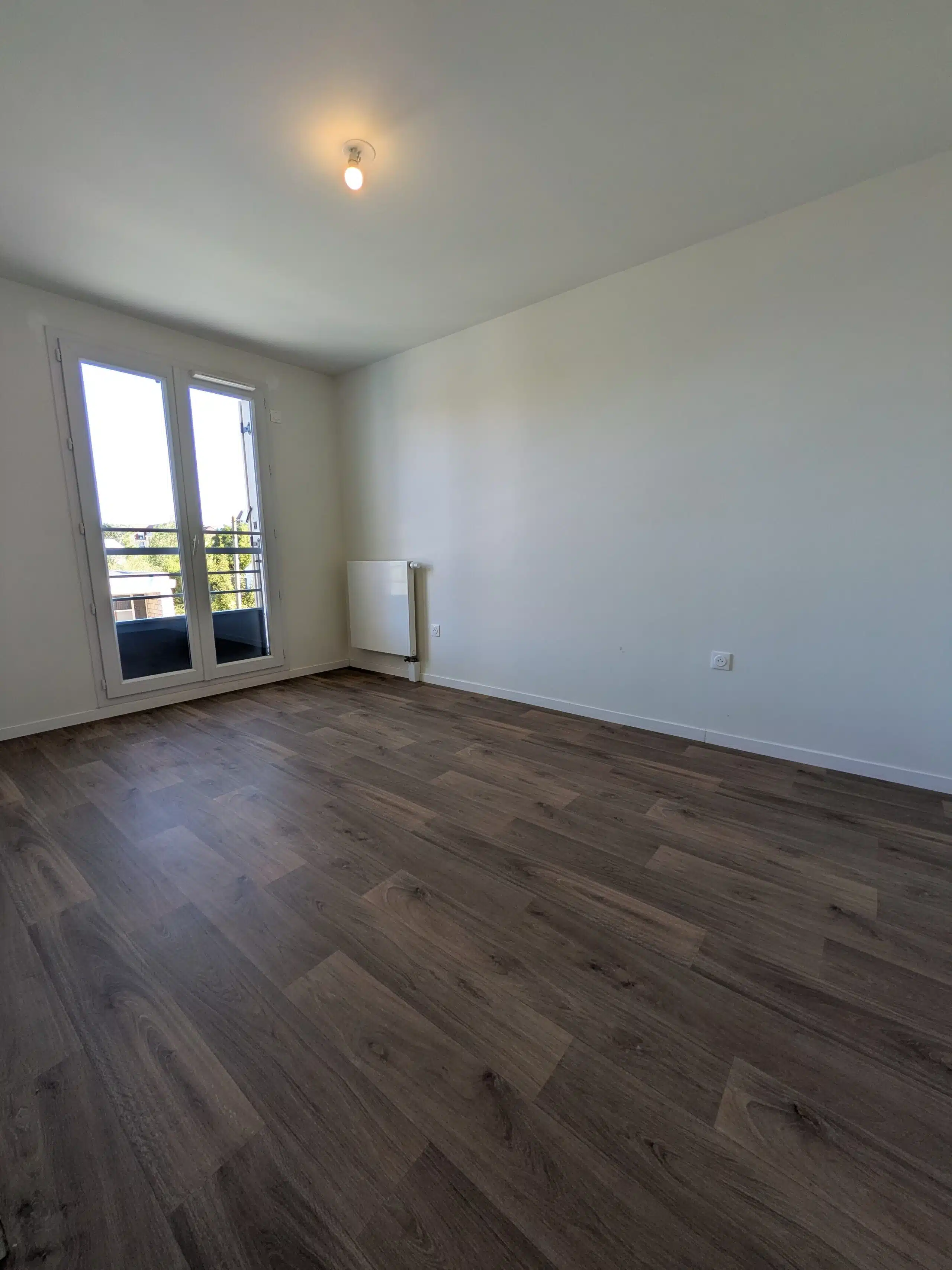 Flat Place Pierre Semard in Montereau-Fault-Yonne