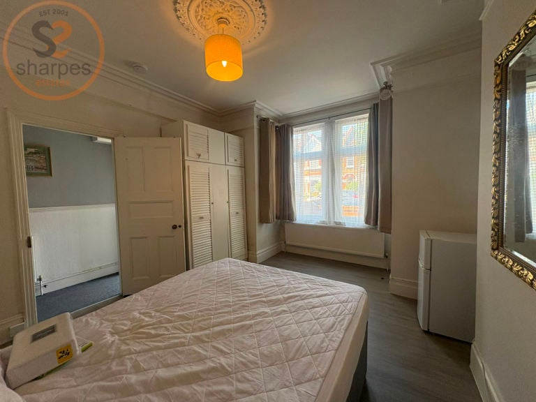 Room Cavendish Road in Greater London