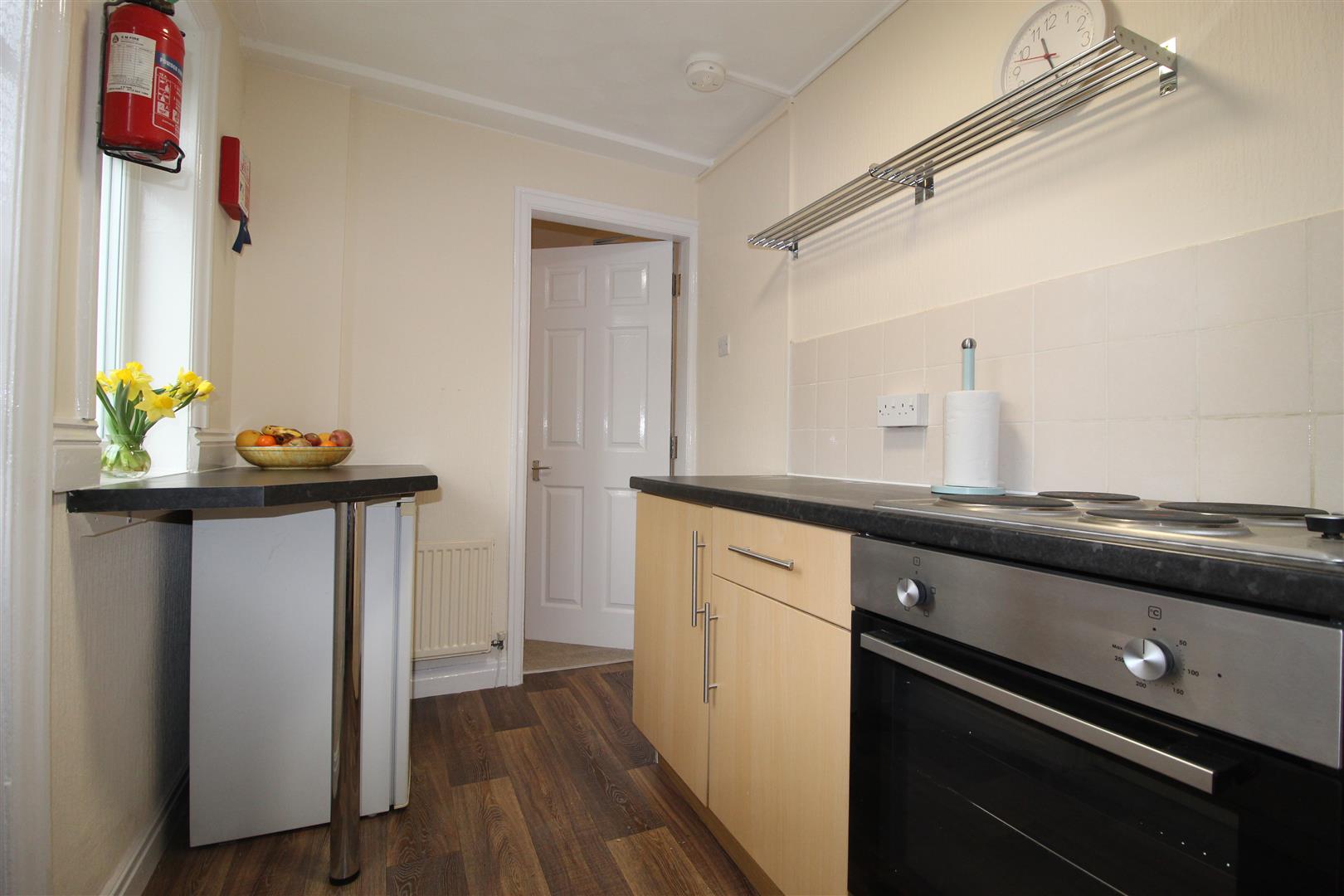 Flat Chandos Terrace in Leeds