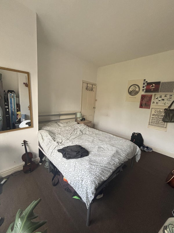 Room Lapwing Lane in Manchester
