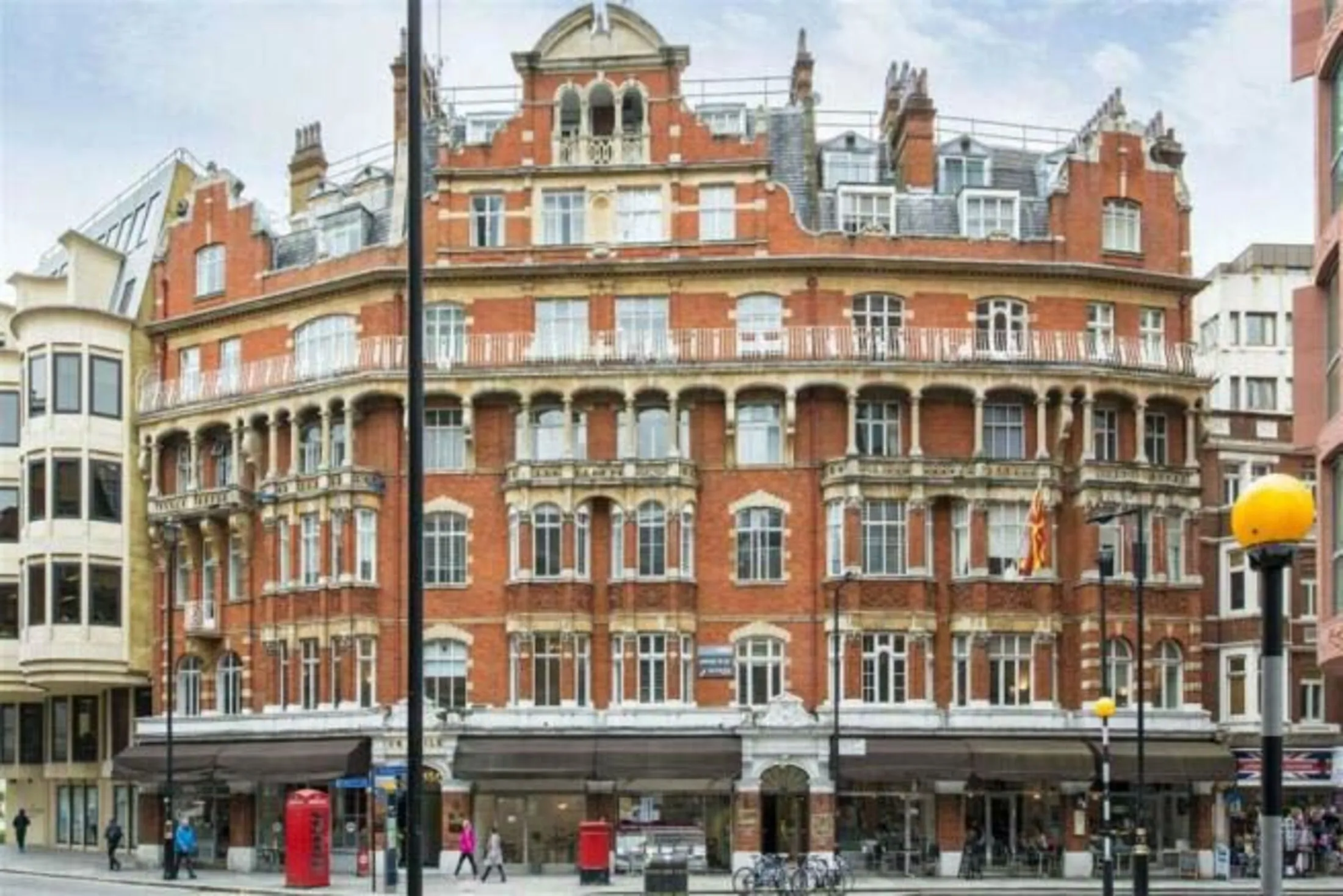Flat Buckingham Gate in City of Westminster