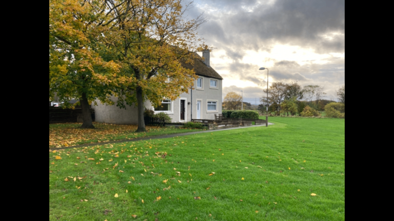 House Carberry Court in Whitecraig