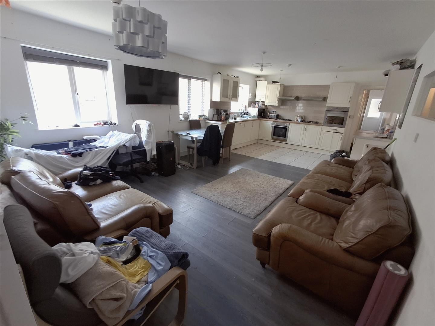 Room Miskin Street in Cardiff