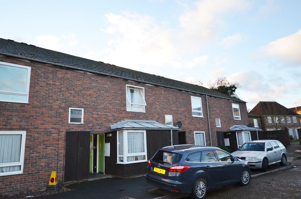 Flat Hatton Grove in Greater London