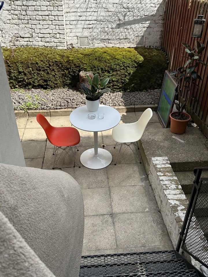 Flat Eversholt Street in Greater London