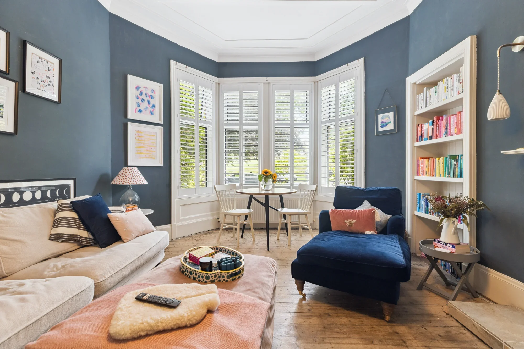 Flat Woodcroft Avenue in Glasgow