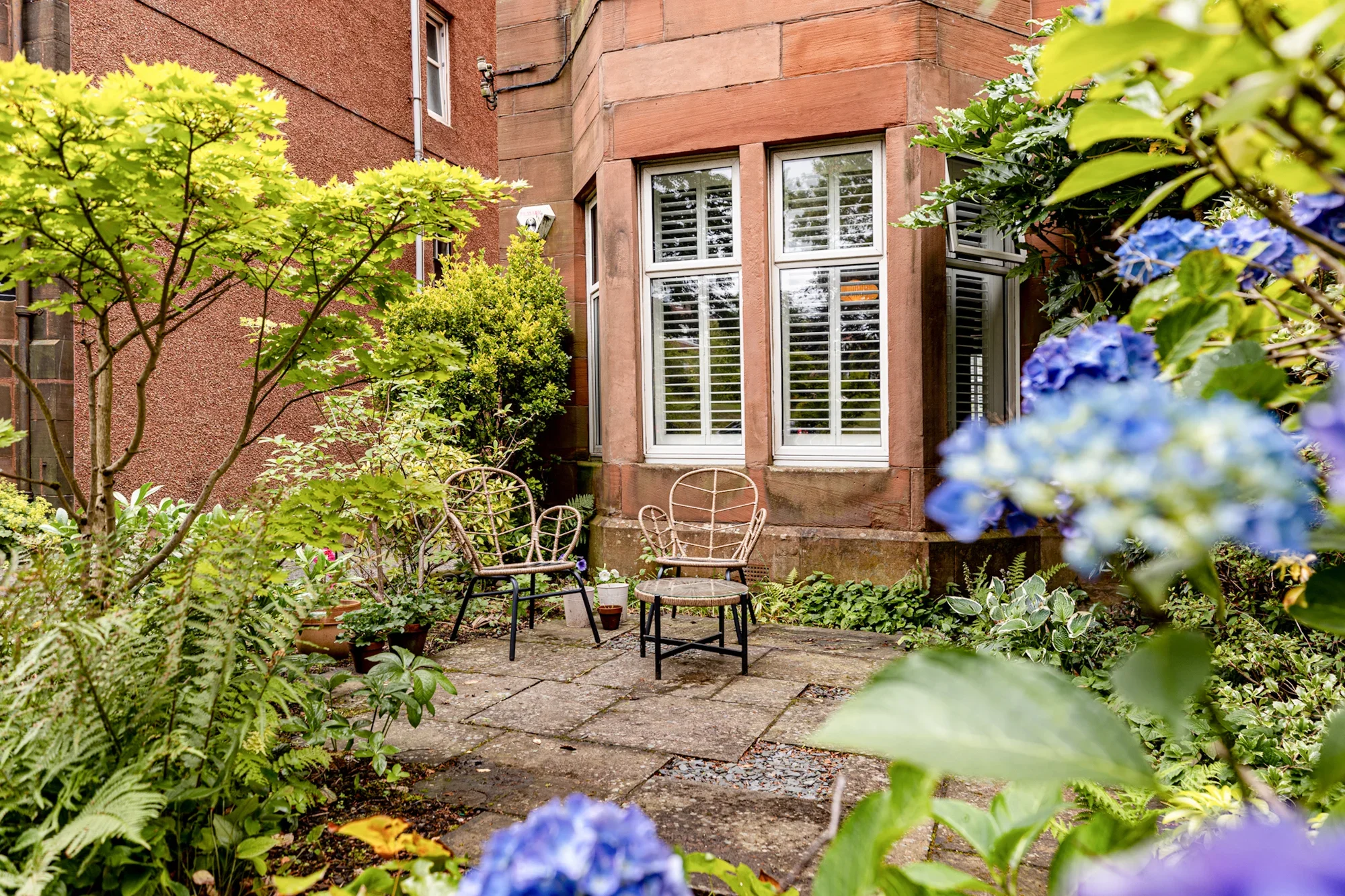 Flat Woodcroft Avenue in Glasgow