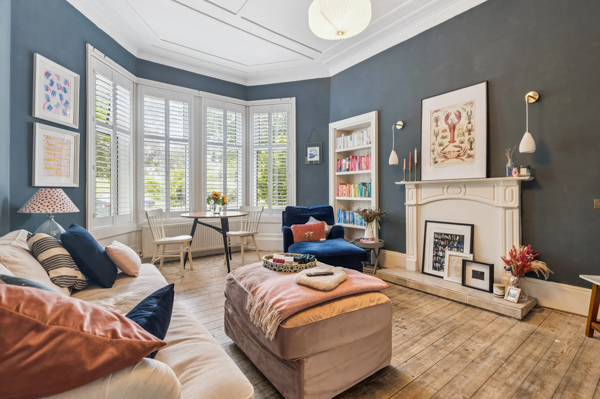 Flat Woodcroft Avenue in Glasgow