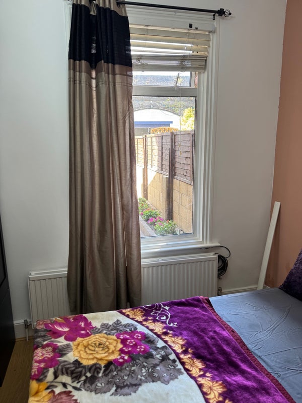Room Dunton Road in Greater London