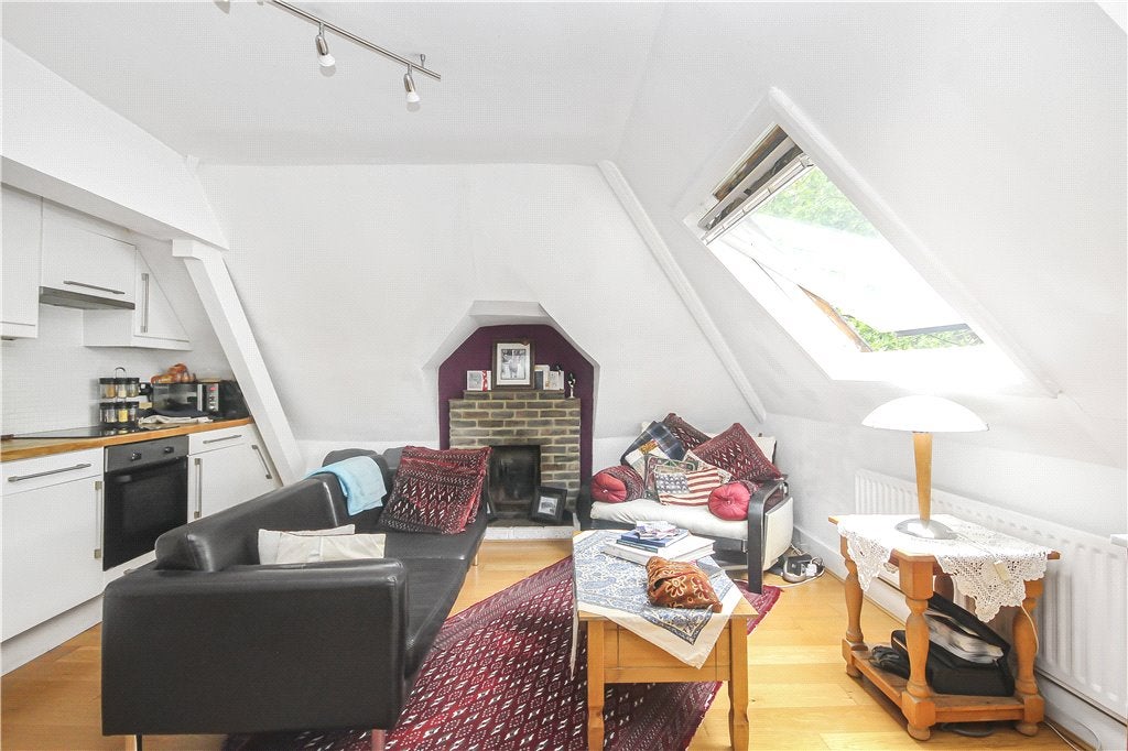 Flat Aldrington Road in Greater London