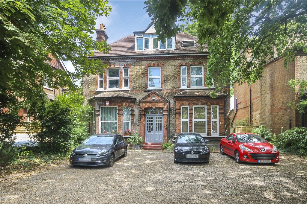Flat Aldrington Road in Greater London