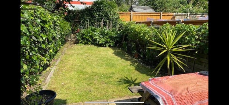 Room Gosterwood Street in Greater London