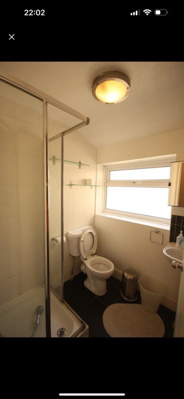 Room Gosterwood Street in Greater London