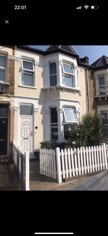 Room Gosterwood Street in Greater London