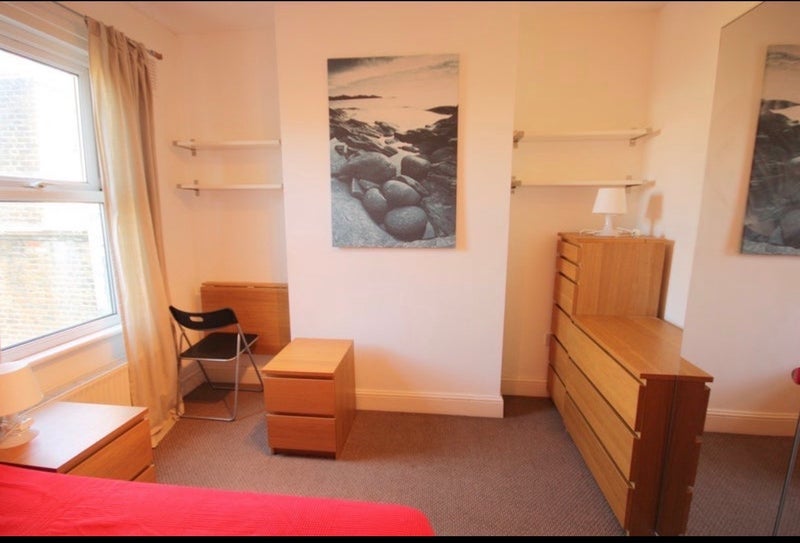 Room Gosterwood Street in Greater London