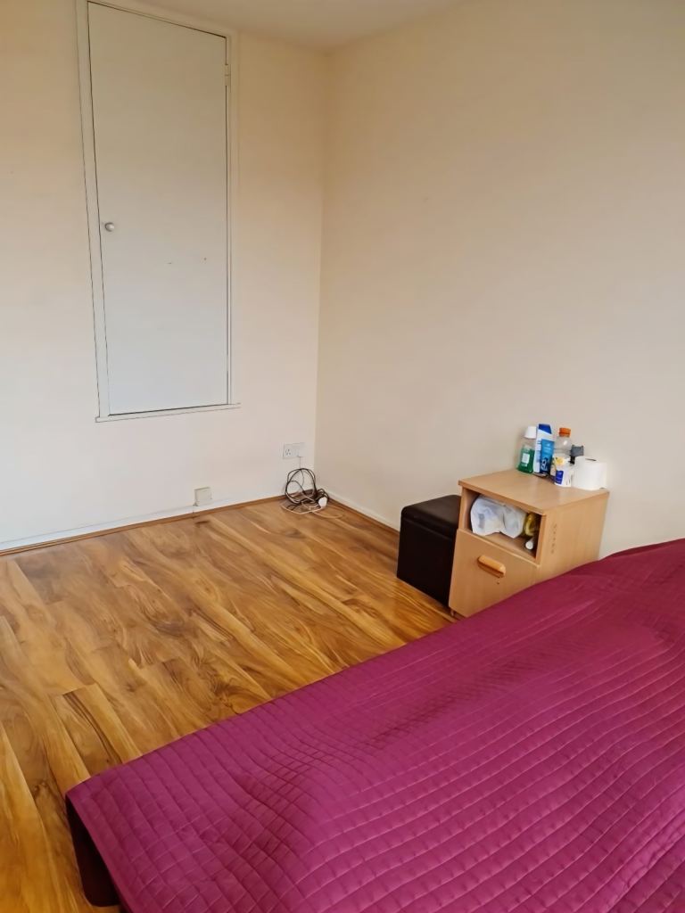 Room Pickwick Mews in Greater London