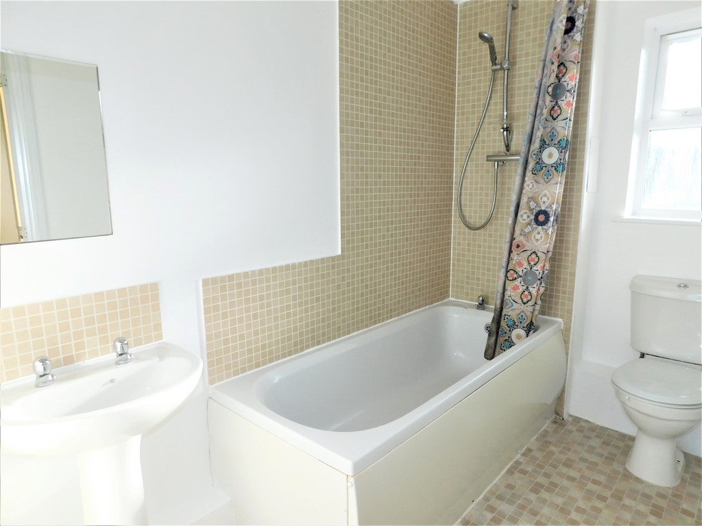 Flat Oak Crescent in North West Leicestershire