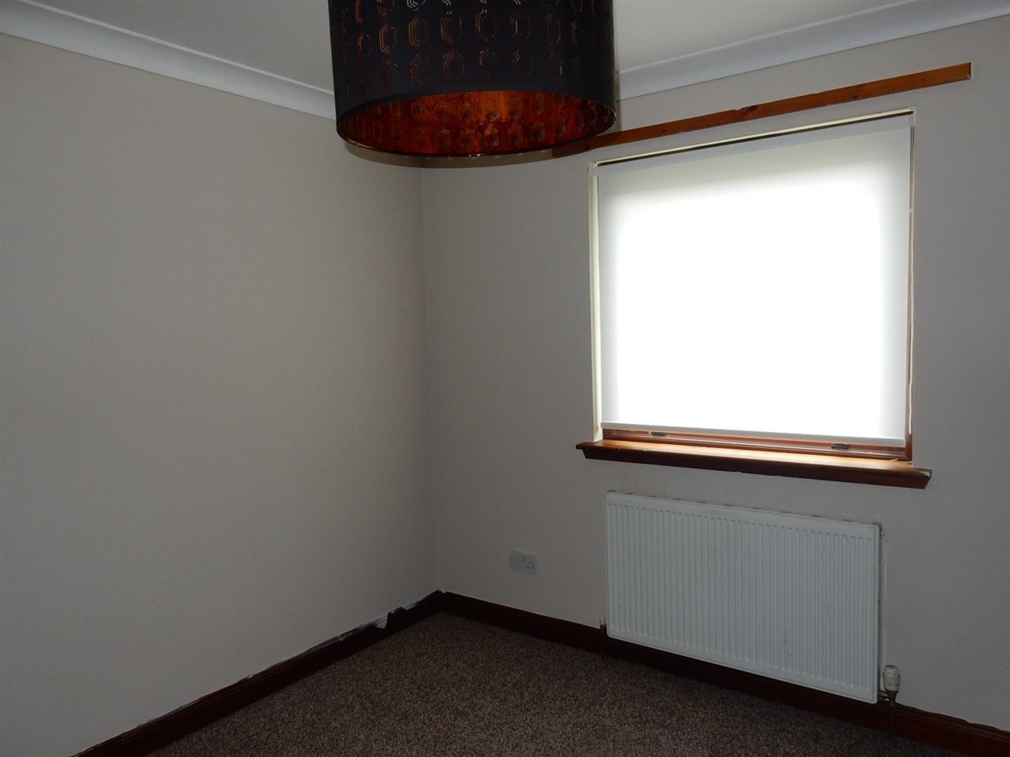 Flat Goldcrest Court in Wishaw