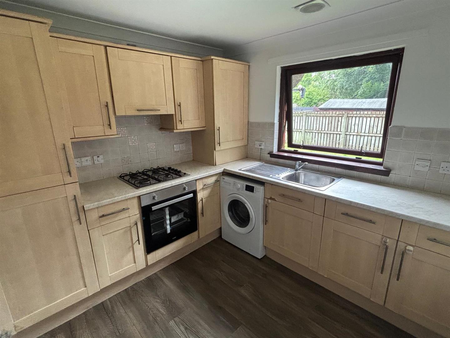 Flat Goldcrest Court in Wishaw