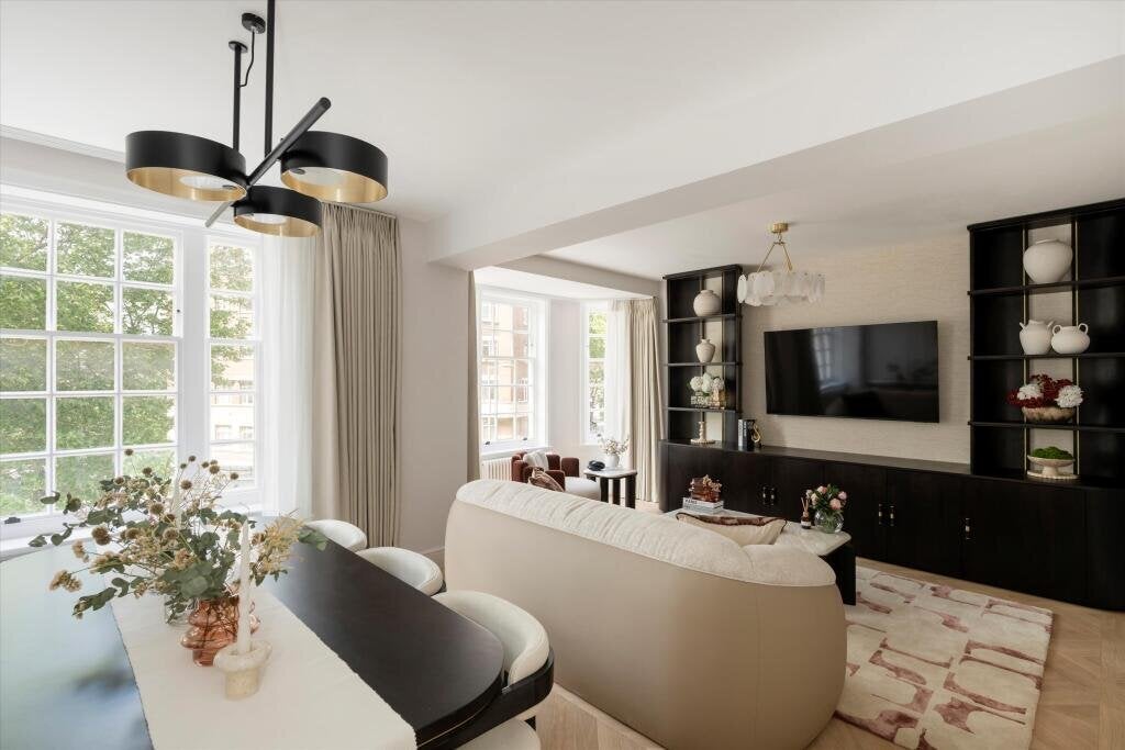 Flat Onslow Square in Greater London