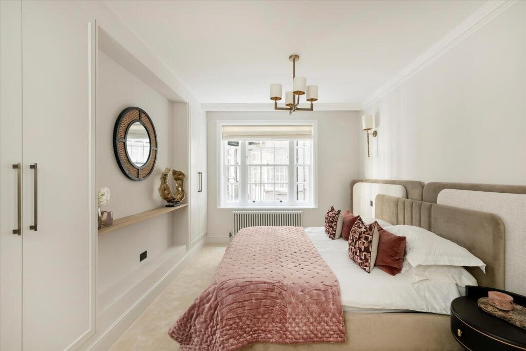 Flat Onslow Square in Greater London