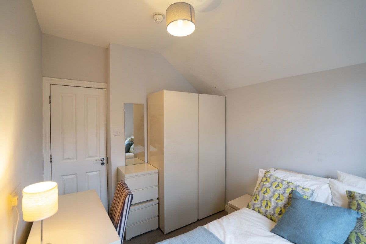 Room Franklin Street in Reading
