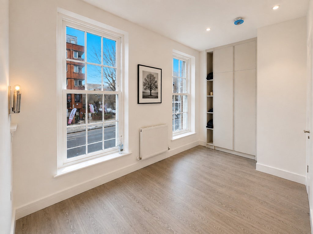 Flat Gray's Inn Road in Greater London