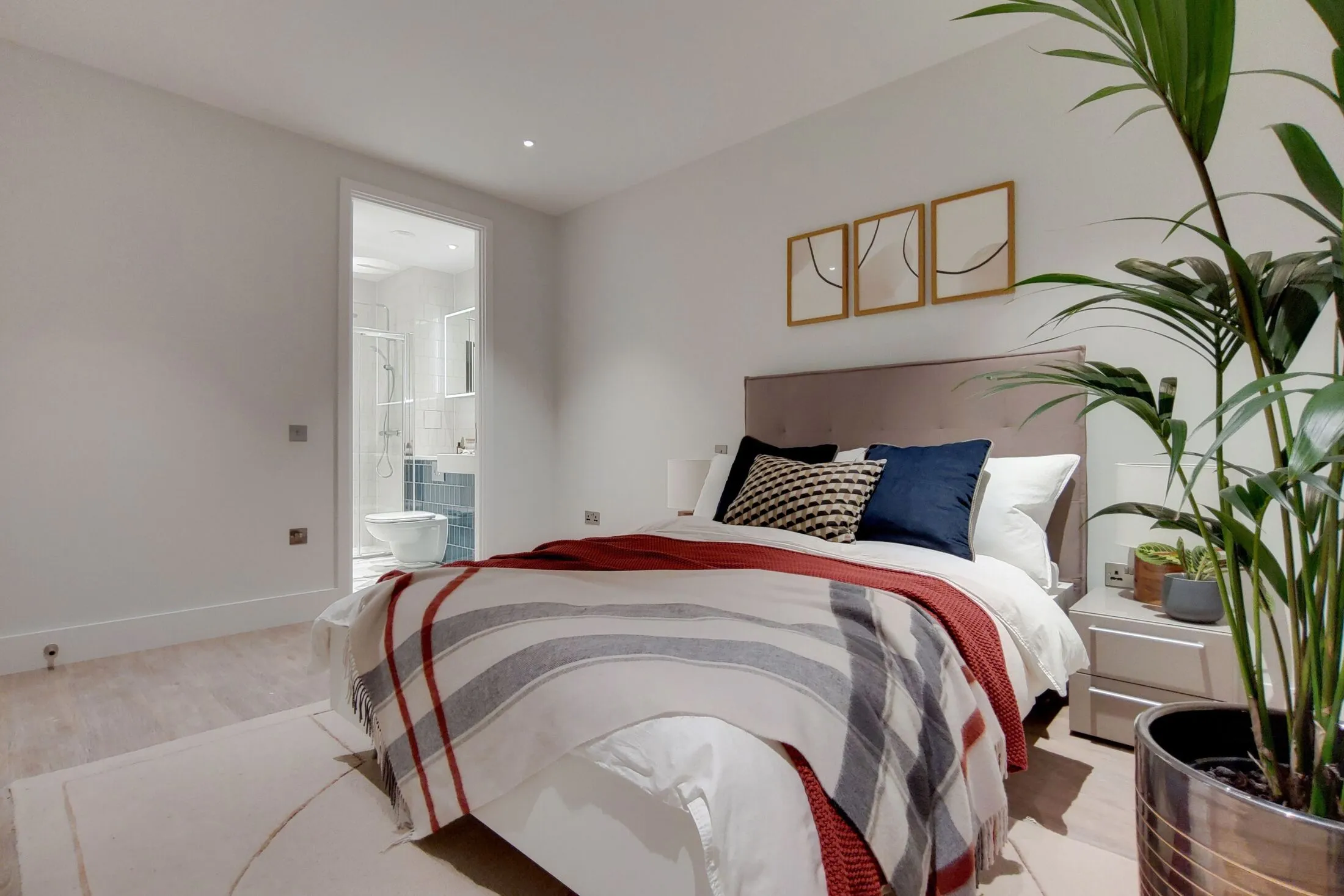 Flat Park Lane in Greater London