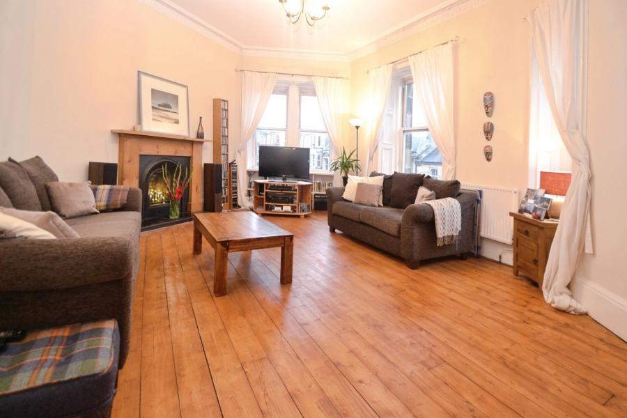 Flat Comiston Road in City of Edinburgh
