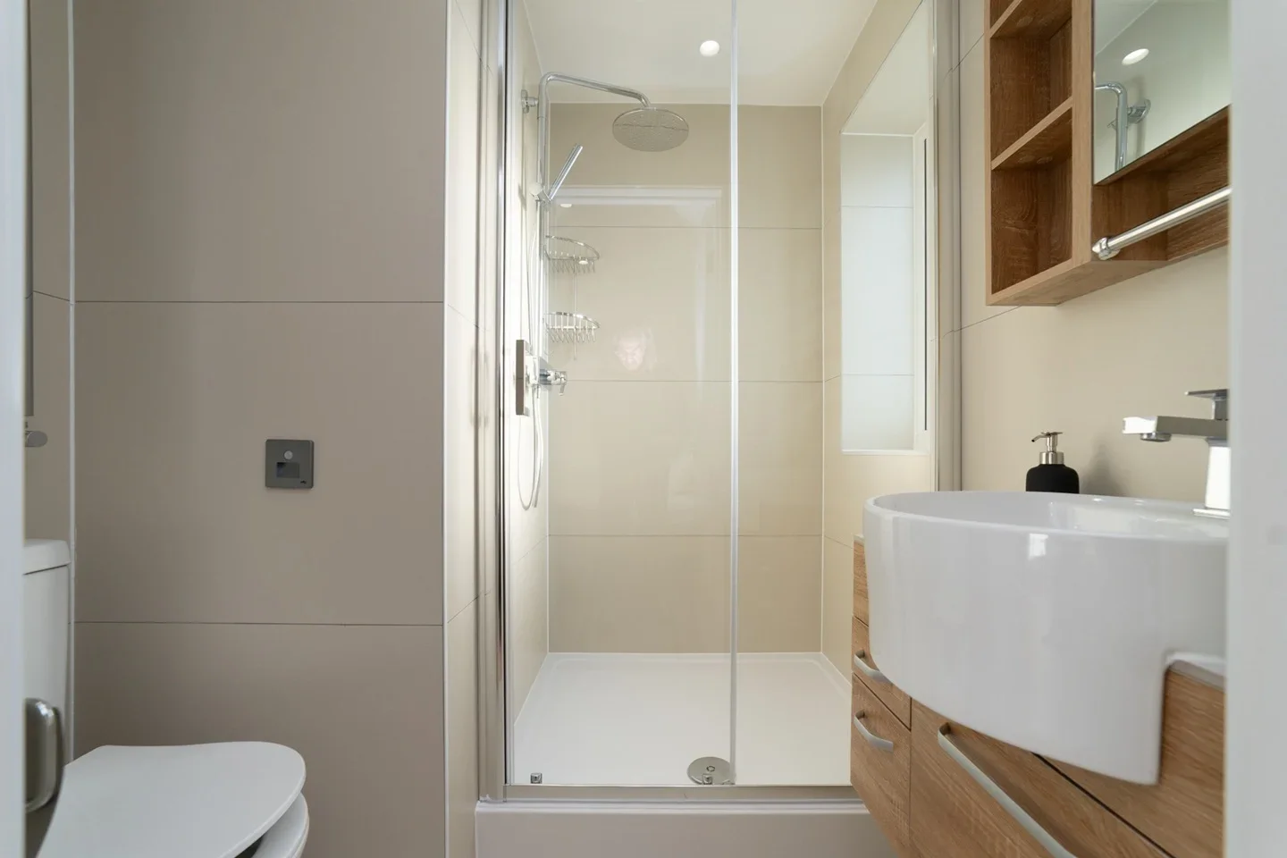 Room Miles Road in Epsom and Ewell
