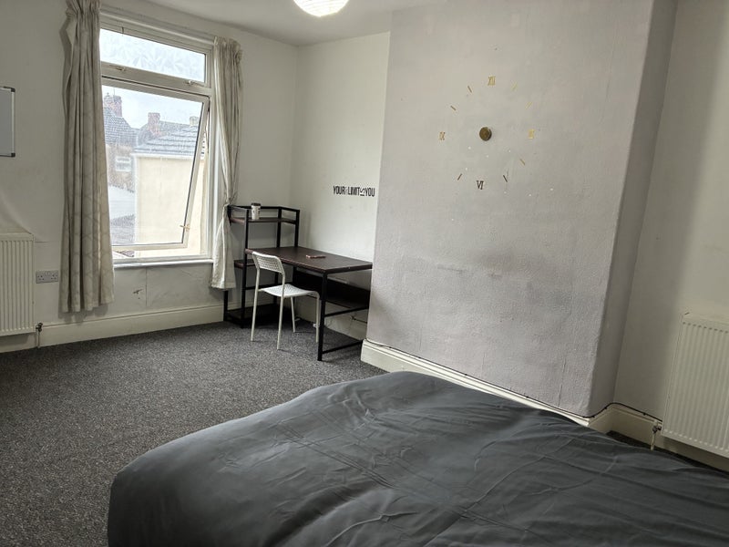 Room Southfield Road in Middlesbrough