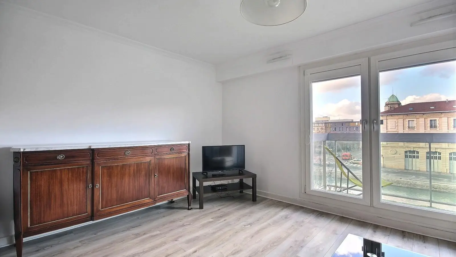 Flat Quai de la Marne in Paris