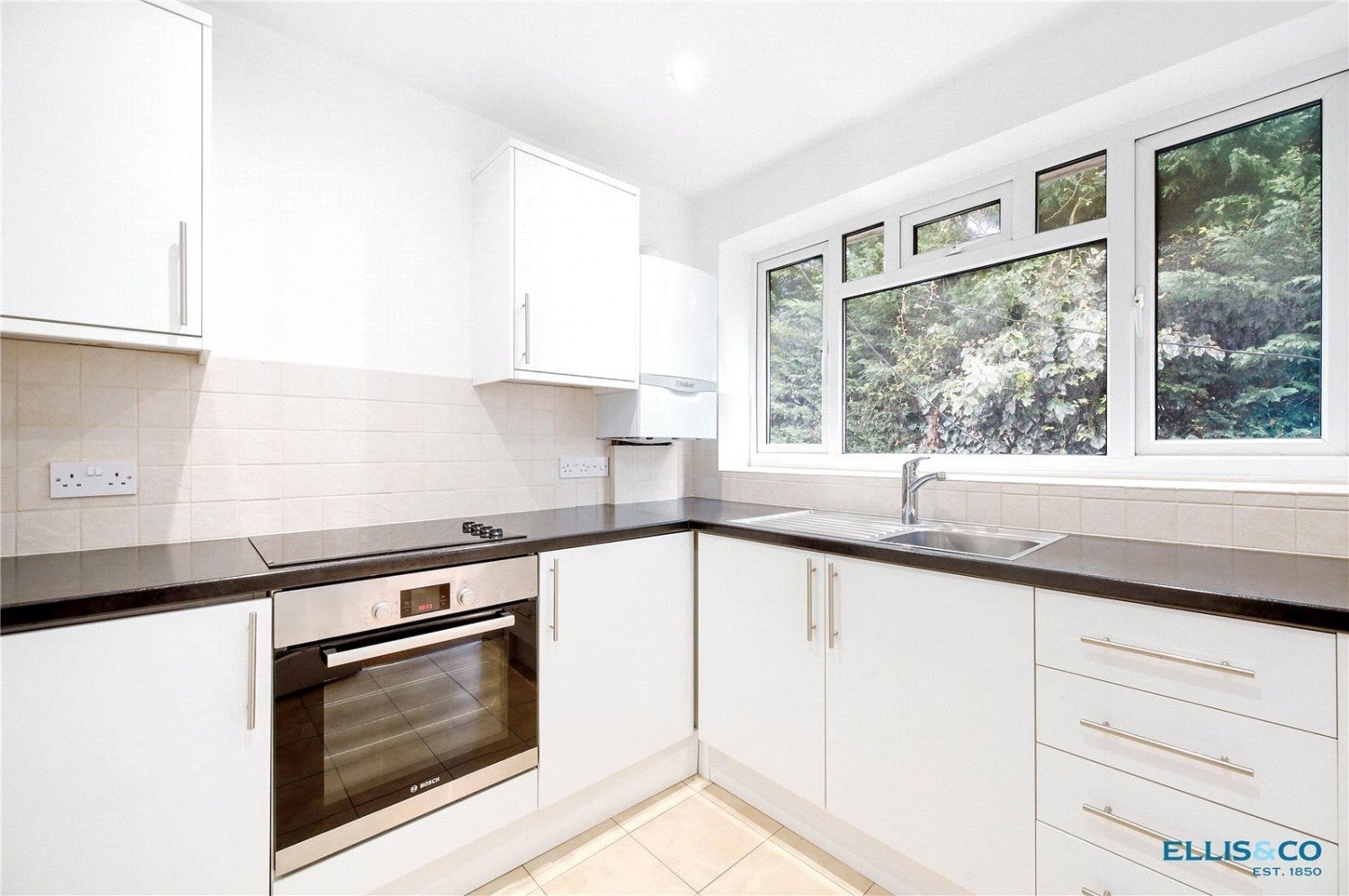 Flat Fairfield Close in Greater London