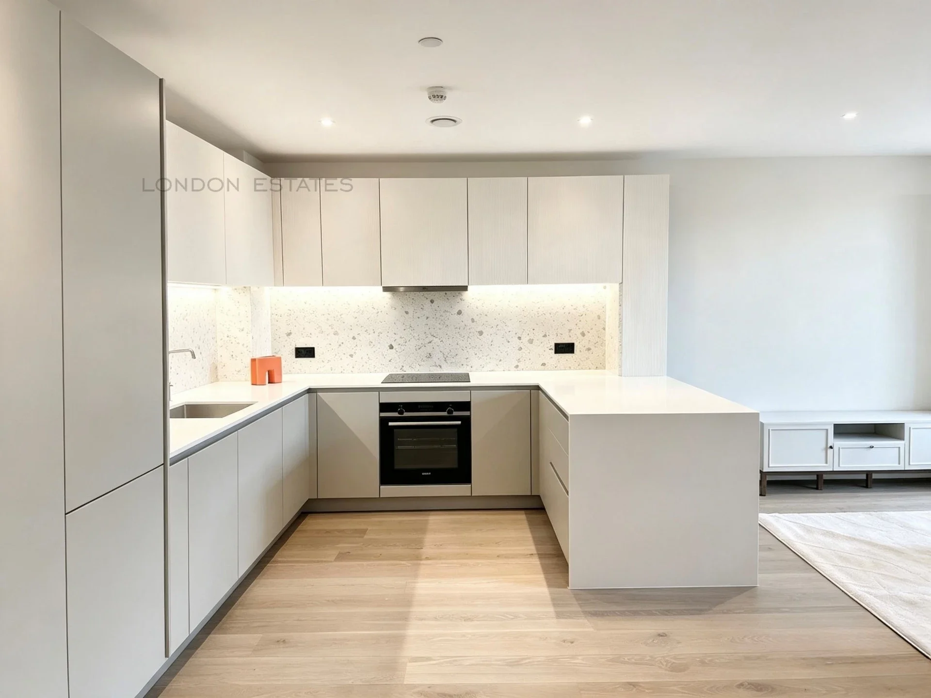 Flat Carnwath Road in Greater London