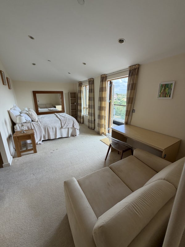 Flat Pople Walk in Bristol