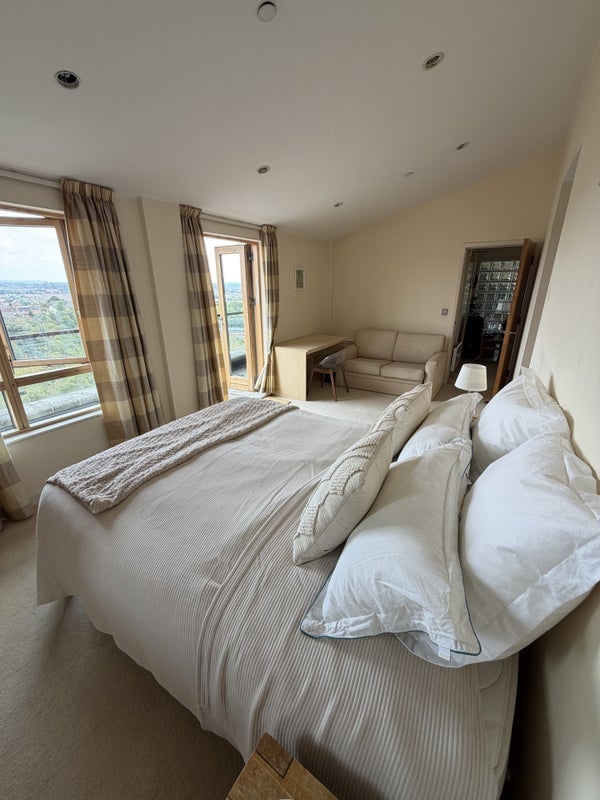 Flat Pople Walk in Bristol