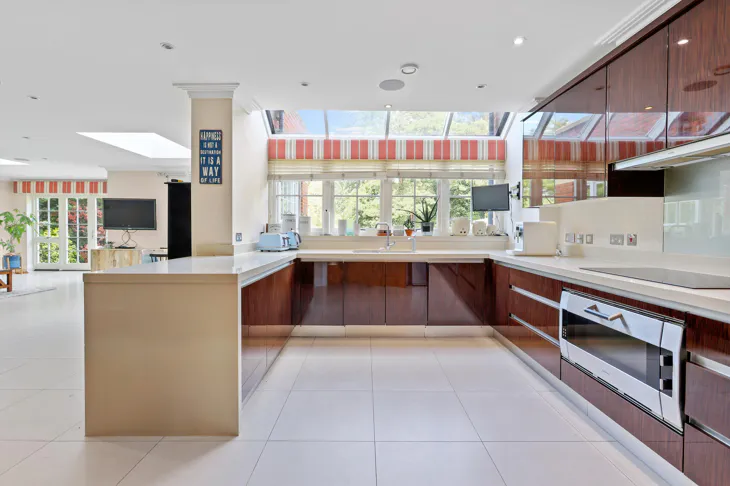 House Godolphin Road in Elmbridge